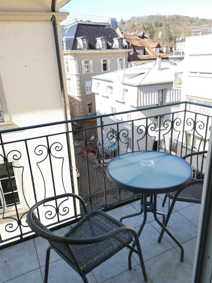Dreibettzimmer mit Balkon