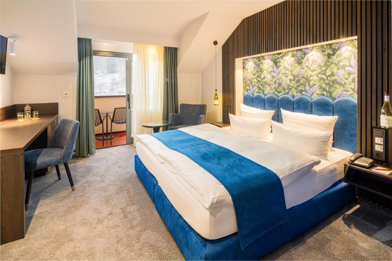 Standard Double Room,404908965:JPEG